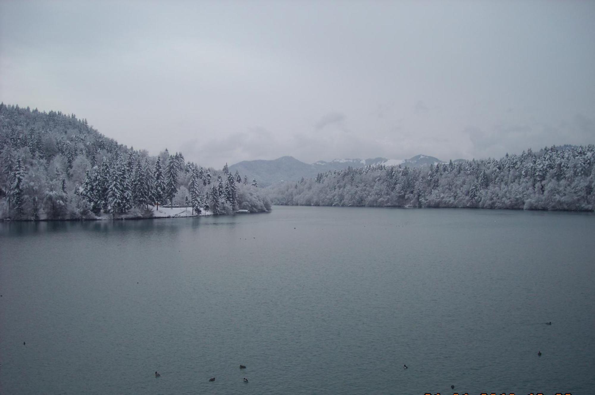 Bed and Breakfast Gostisce Jezero Медводе Экстерьер фото